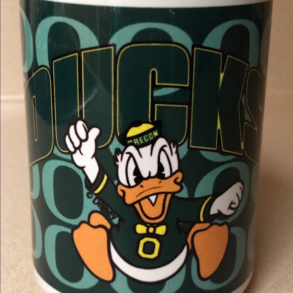 Oregon Duck Coffee Cup. Bin 2